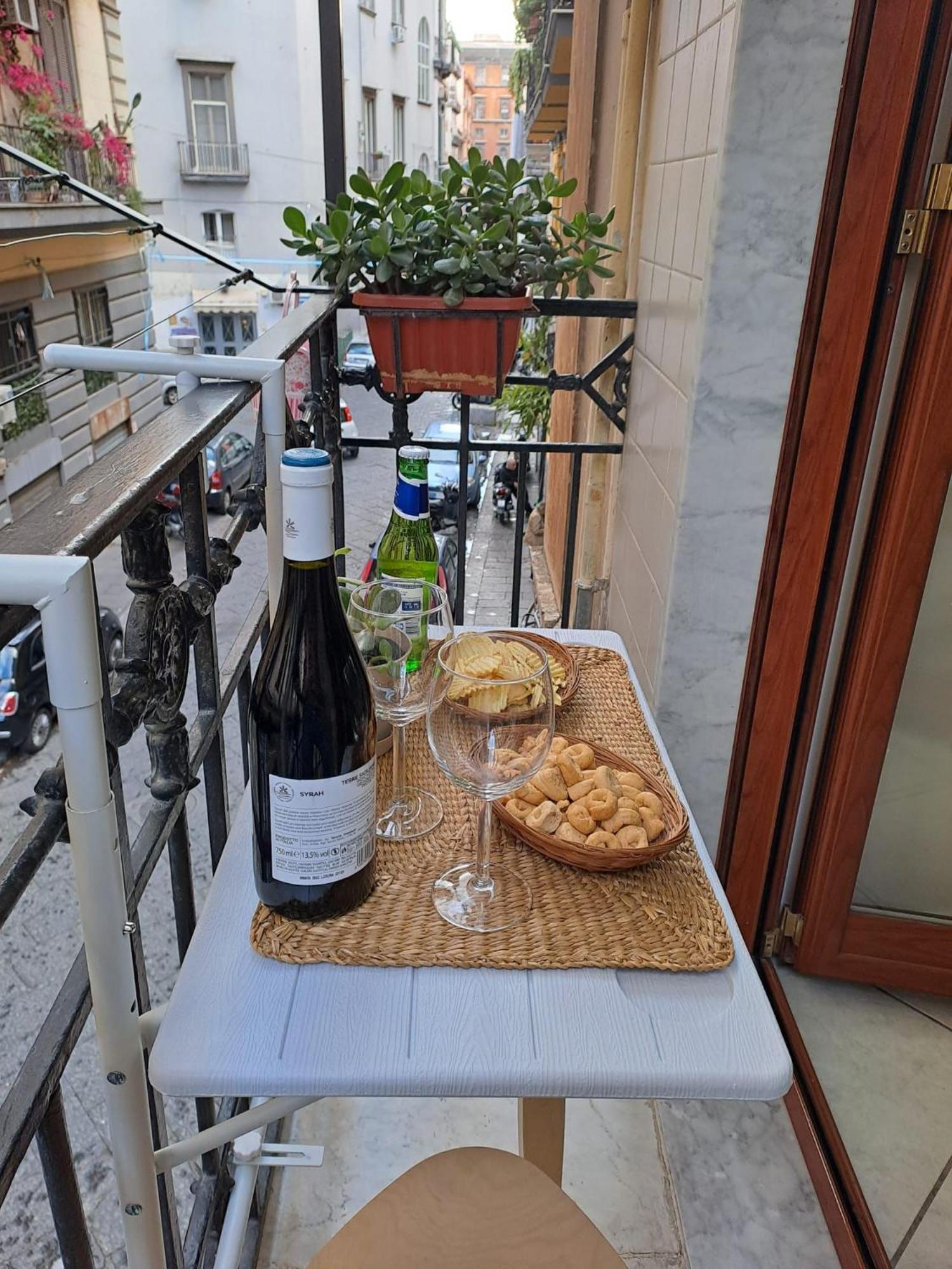 Appartamento La Casa Sulla Nuvola Duomo Centro Storico Di Napoli Esterno foto