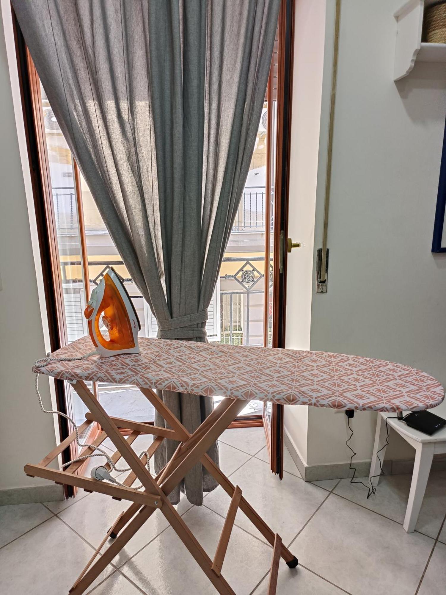 Appartamento La Casa Sulla Nuvola Duomo Centro Storico Di Napoli Camera foto
