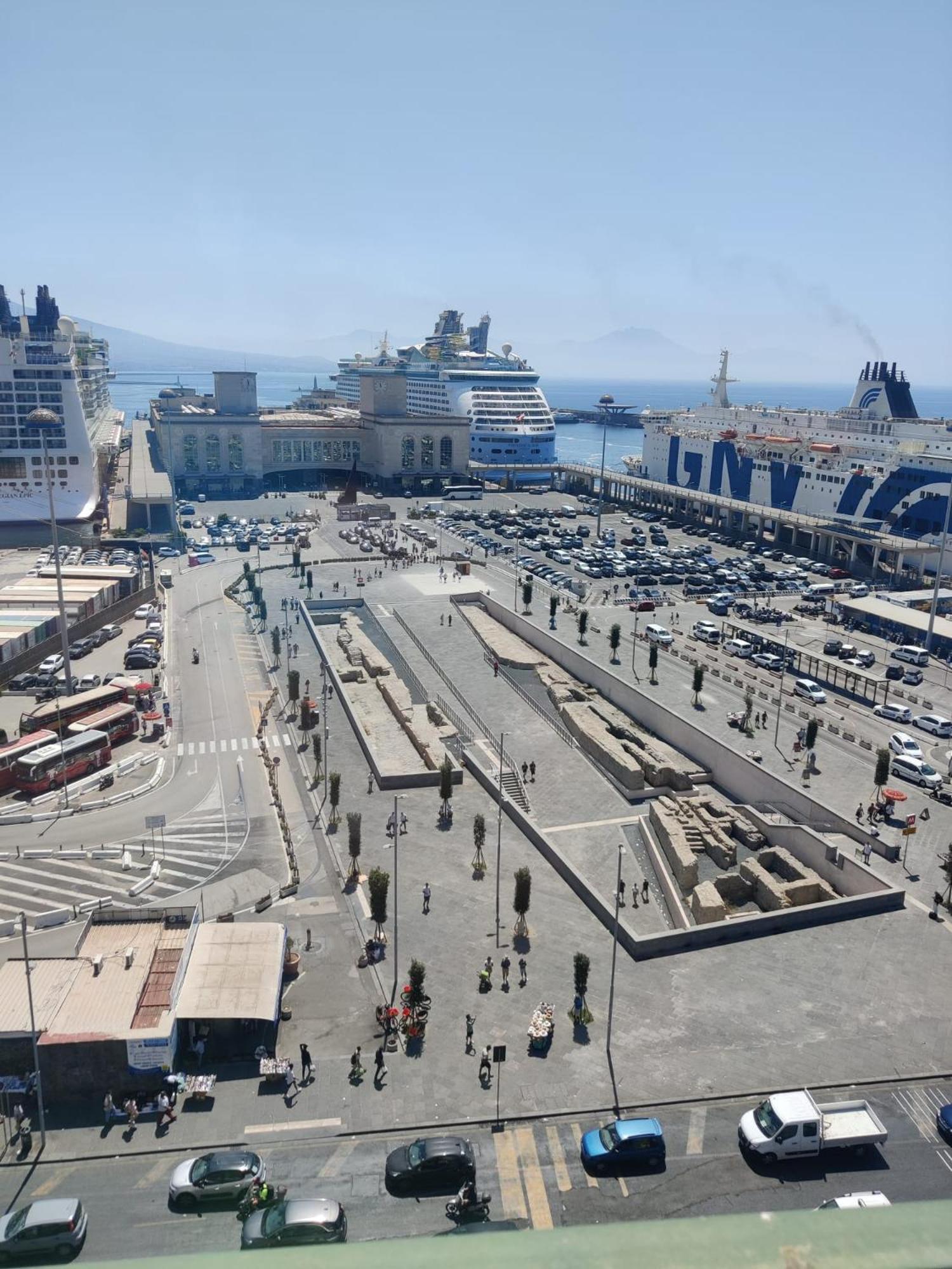 Appartamento La Casa Sulla Nuvola Duomo Centro Storico Di Napoli Esterno foto